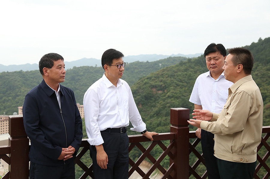 13-2021年8月，省委常委、副省長(zhǎng)張錦剛蒞臨公司檢查指導(dǎo)工作。.jpg
