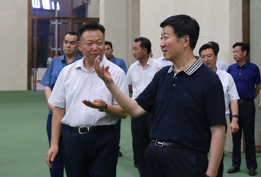 22-2018年6月，省人大常委會(huì)黨組書記、副主任王璽玉蒞臨金徽股份視察。.jpg