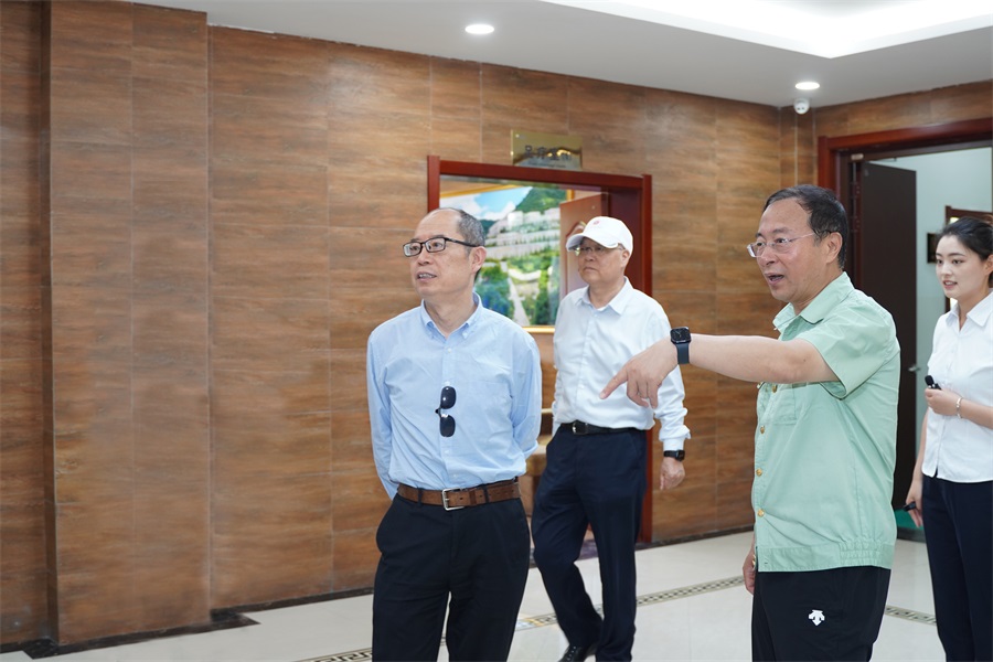 2024.06.23重慶市政協(xié)副主席、民盟市委會(huì)主委杜惠平蒞臨金徽股份調(diào)研.jpg