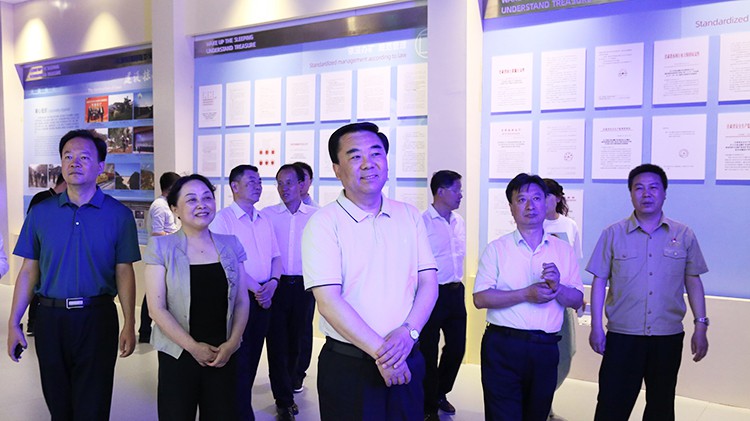 省委常委、省委統(tǒng)戰(zhàn)部部長馬廷禮蒞臨金徽股份調(diào)研