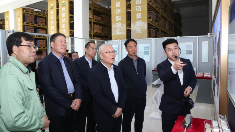 全國政協(xié)常委、省政協(xié)副主席尚勛武蒞臨金徽股份調(diào)研綠色礦山建設(shè)工作